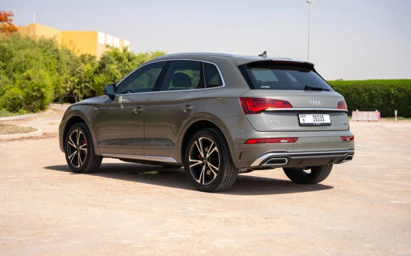  Grey Audi Q5 Photo 4