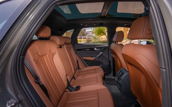  Grey Audi Q5 Photo 6