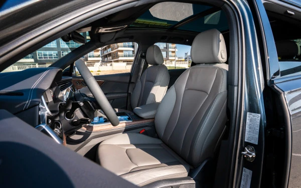  Серый Audi Q7 Photo 5