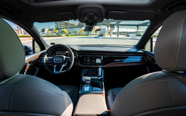  Серый Audi Q7 Photo 10