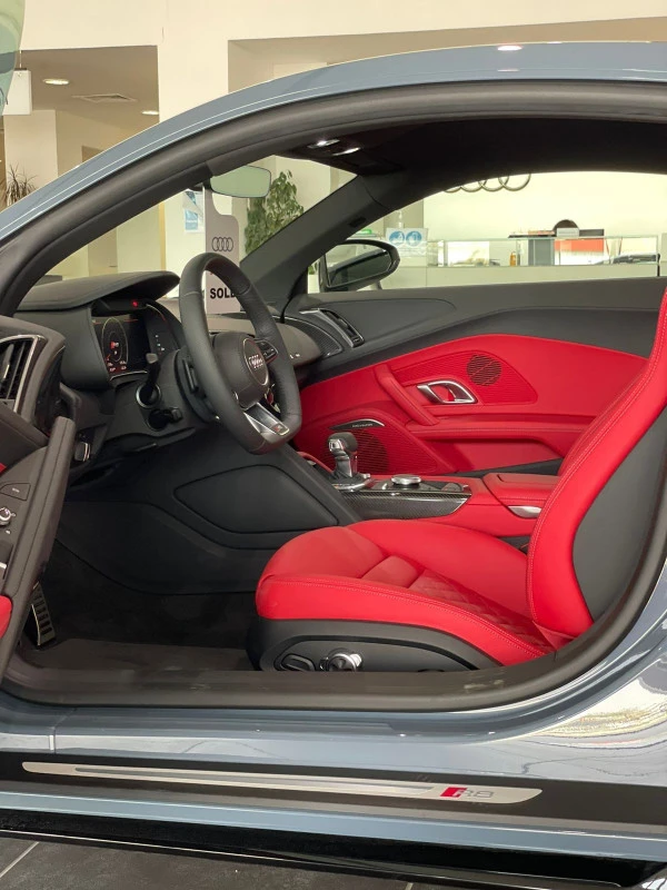  Grey Audi R8 V10 Photo 4