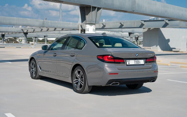  Grigio BMW 520i Photo 3