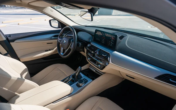  اللون الرمادي بي ام دبليو 5 سلسلة Photo 5