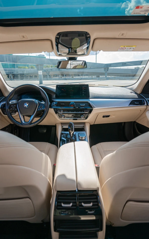  اللون الرمادي بي ام دبليو 5 سلسلة Photo 6