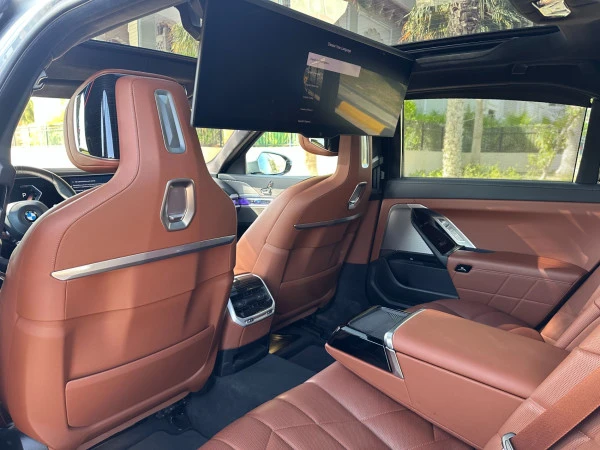  Grey BMW 7 Series Photo 4