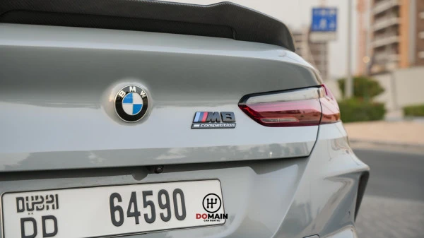  Grau BMW M8 Photo 3