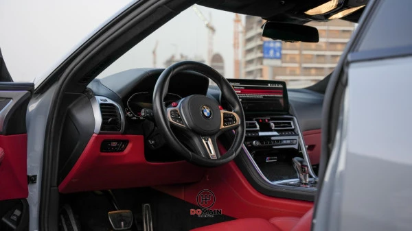  Grau BMW M8 Photo 5