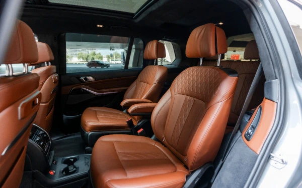  Grey BMW X7 40i Photo 9