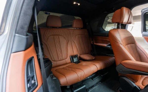  Grey BMW X7 40i Photo 10