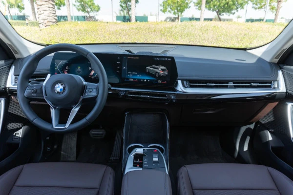  اللون الرمادي بي ام دبليو X1 Photo 9