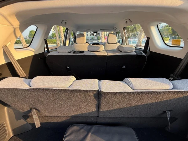  Grey Chevrolet Captiva Photo 6