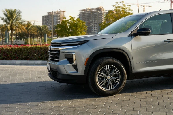  Grau Chevrolet Traverse Photo 2