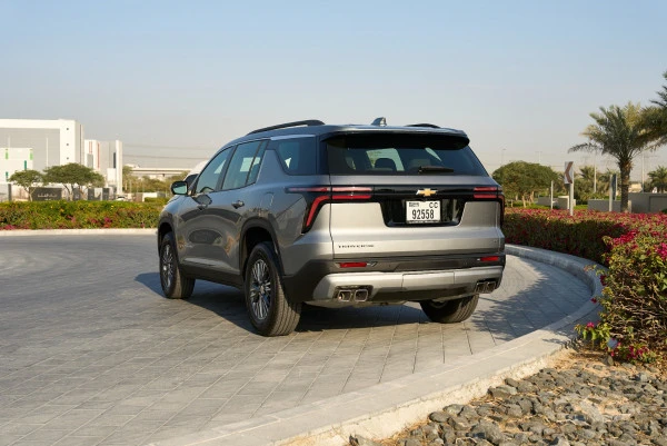  Grau Chevrolet Traverse Photo 4