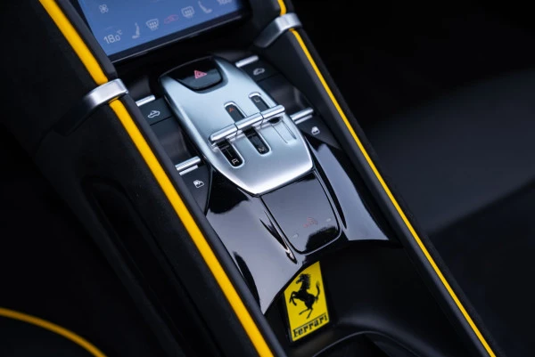  Grey Ferrari Roma Spider Photo 20