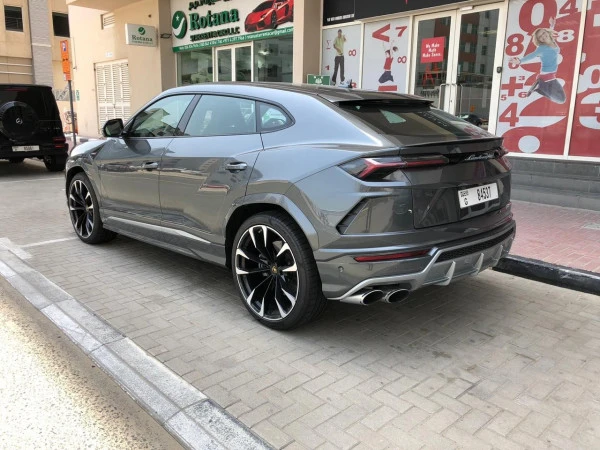  Grey Lamborghini Urus Photo 7