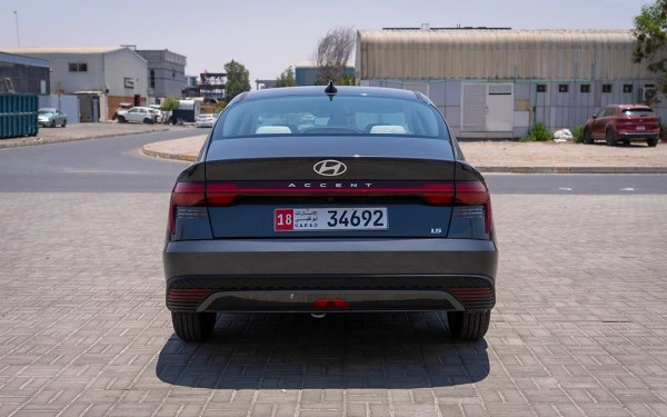  Gris Hyundai Accent Photo 6