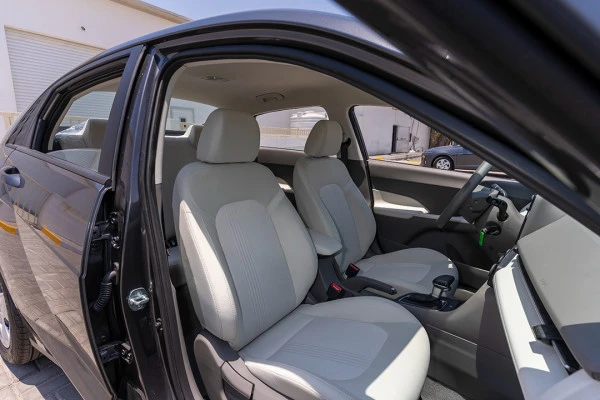  Gris Hyundai Accent Photo 14