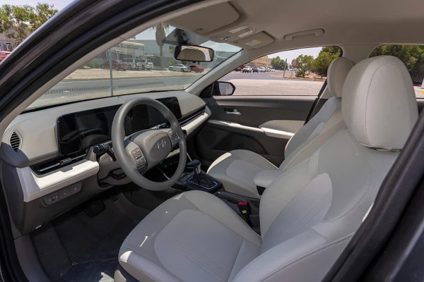  Grau Hyundai Accent Photo 2