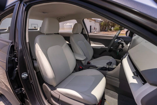  Grau Hyundai Accent Photo 5