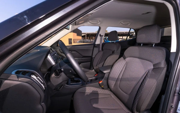  اللون الرمادي هيونداي كريتا Photo 7