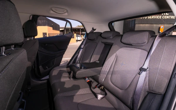  اللون الرمادي هيونداي كريتا Photo 8