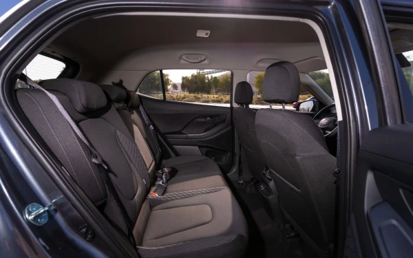  اللون الرمادي هيونداي كريتا Photo 9