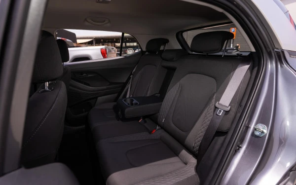  اللون الرمادي هيونداي كريتا Photo 8