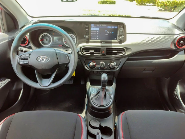  Grey Hyundai i10 Photo 2