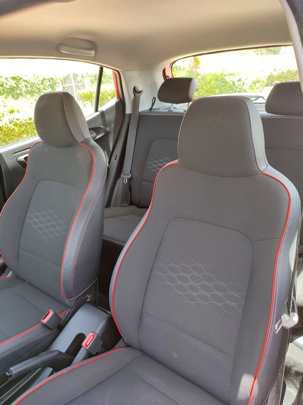  Grey Hyundai i10 Photo 7