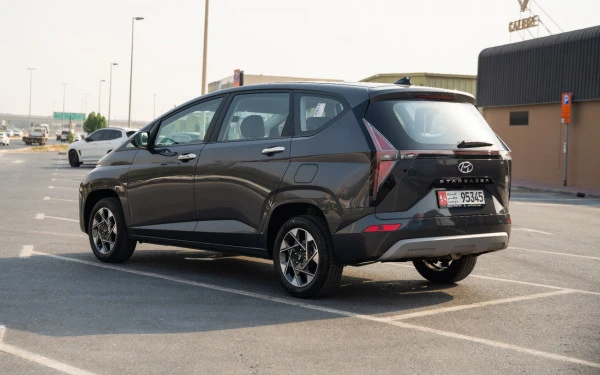  Grey Hyundai Stargazer Photo 3