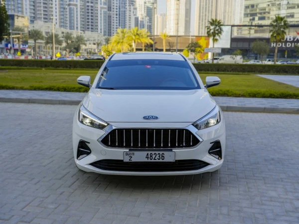  White JAC J7 Photo 3