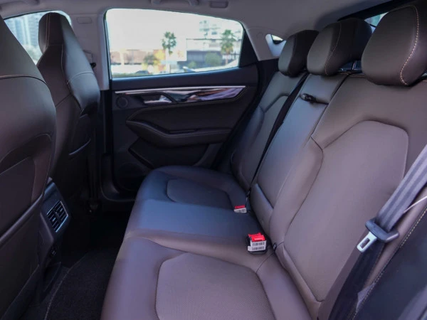  White JAC J7 Photo 9