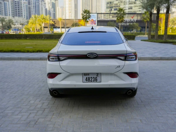  White JAC J7 Photo 11