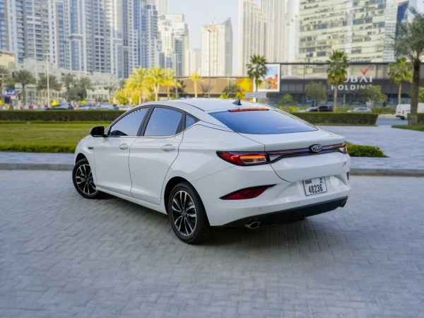  White JAC J7 Photo 12