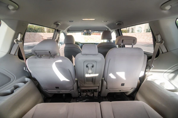  Grise KIA Carnival Photo 6