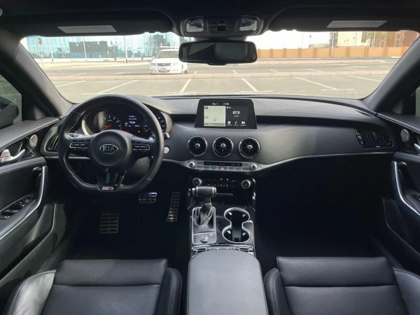  Grey KIA Stinger Photo 3