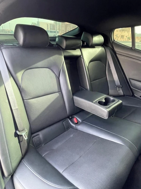  Grey KIA Stinger Photo 5