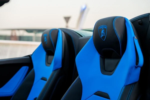  Grise Lamborghini Huracan Evo Spyder Photo 4