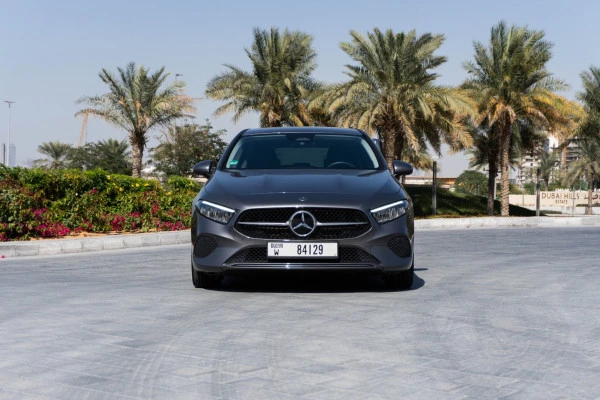  Серый Mercedes A180 Photo 2