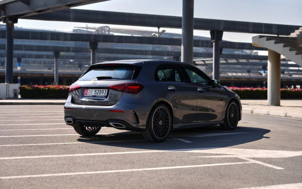  Grey Mercedes A200 Photo 3