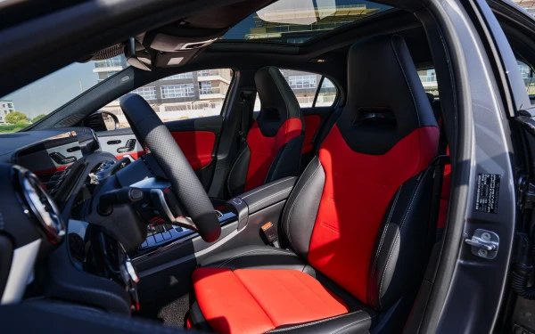  Grey Mercedes A200 Photo 4