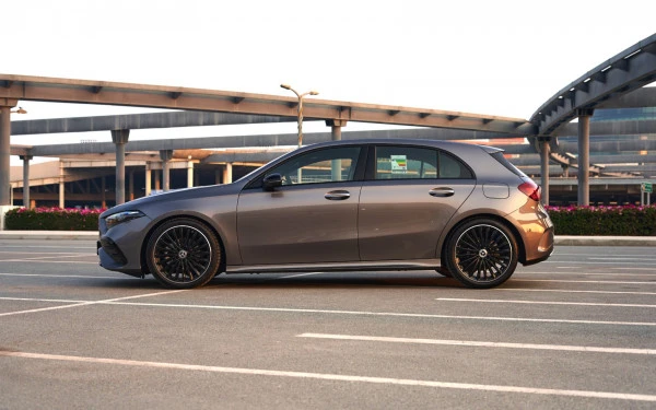 Grey Mercedes A200 Photo 3