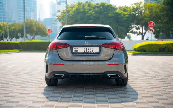  Grau Mercedes A200 Photo 5