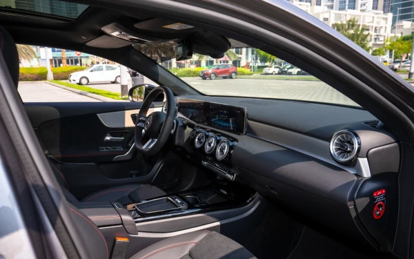  Grau Mercedes A200 Photo 8