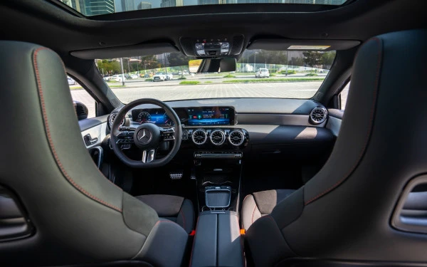  Grau Mercedes A200 Photo 10