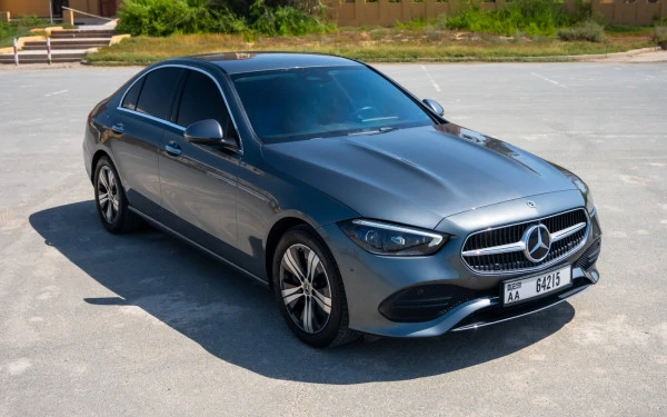  Grey Mercedes C200 Photo 3