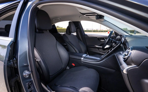  Grey Mercedes C200 Photo 8