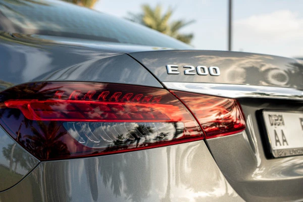  Grey Mercedes E200 Photo 5