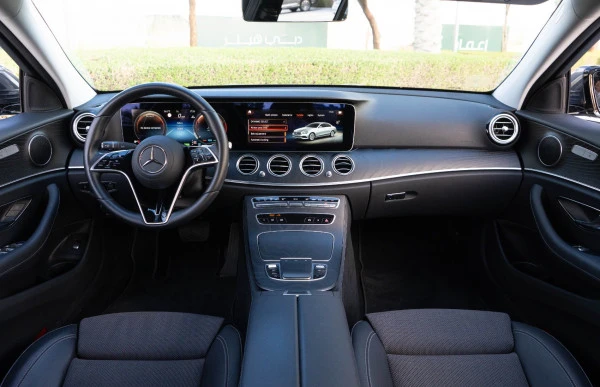  Grey Mercedes E200 Photo 6