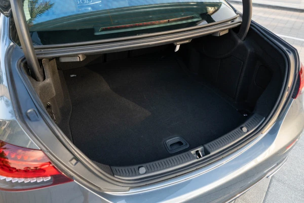  Grey Mercedes E200 Photo 10